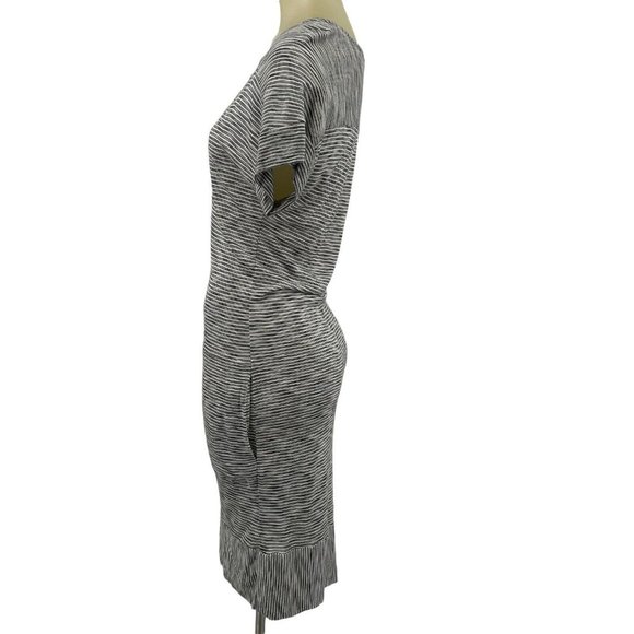 Lucky Brand Knit Dress Women's Size Medium Gray Striped Pockets Short Sleeve - Picture 3 of 7